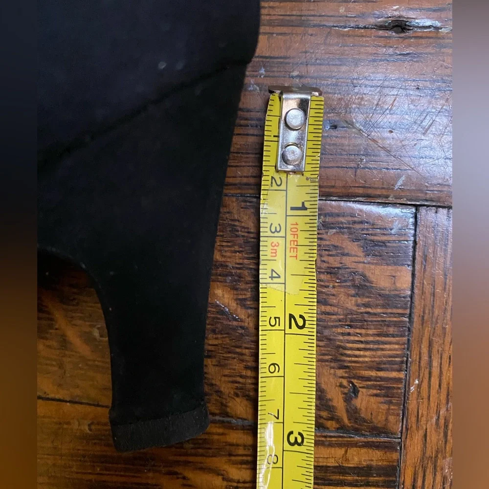 Beautiful Vintage Suede and Patent Leather Heels - Size 8, 3 inch heel - Picture 7 of 13